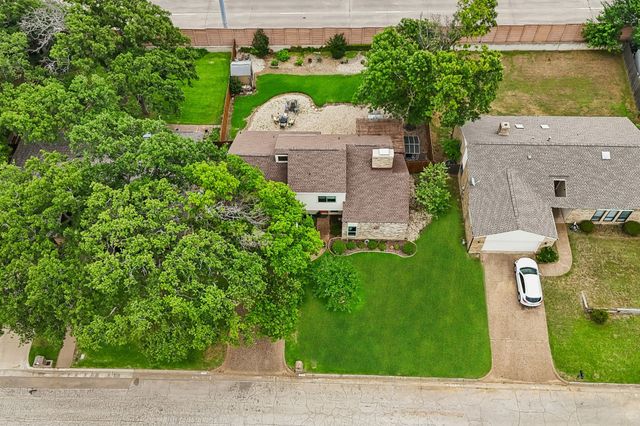 2709 Hedgeway Drive, Arlington, TX 76016
