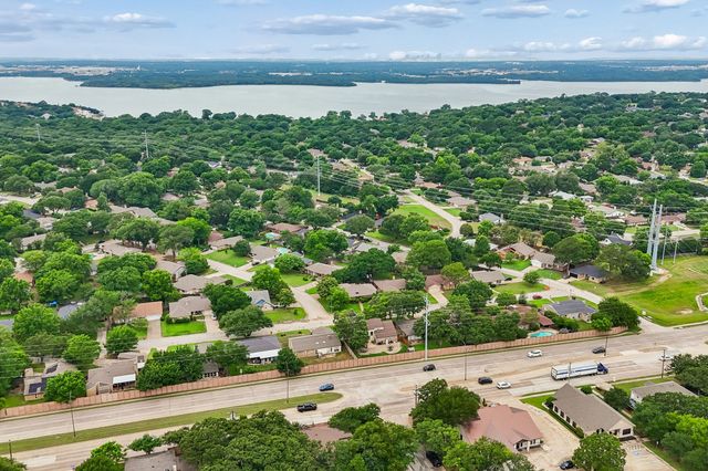2709 Hedgeway Drive, Arlington, TX 76016