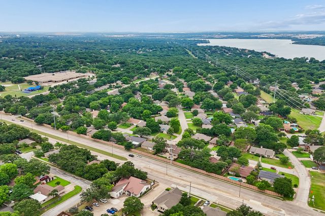 2709 Hedgeway Drive, Arlington, TX 76016