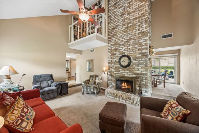 2709 Hedgeway Drive, Arlington, TX 76016