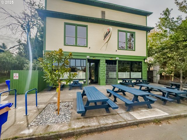 6810 Ne 6th Ave, Portland, OR 97211