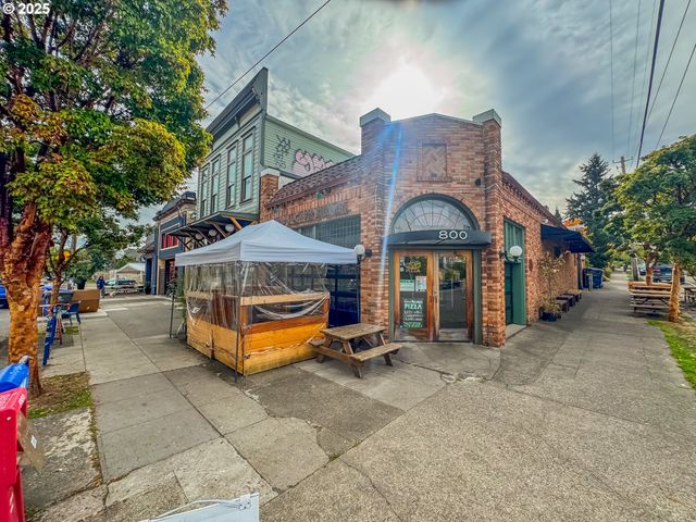 6810 Ne 6th Ave, Portland, OR 97211