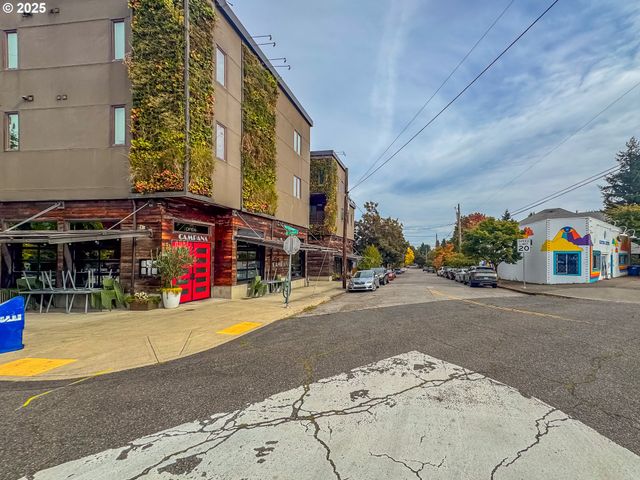 6810 Ne 6th Ave, Portland, OR 97211