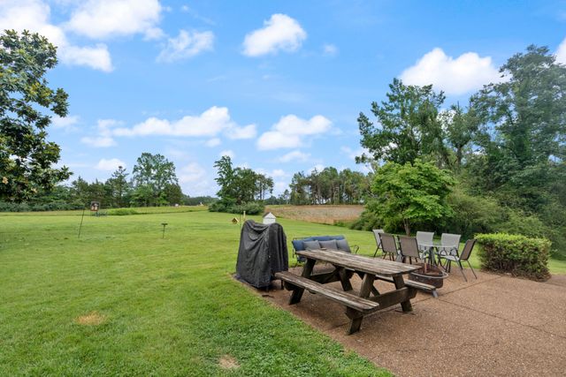 7120 Boone St, Fairview, TN 37062
