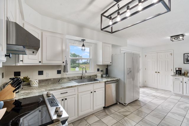 7120 Boone St, Fairview, TN 37062