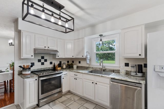 7120 Boone St, Fairview, TN 37062