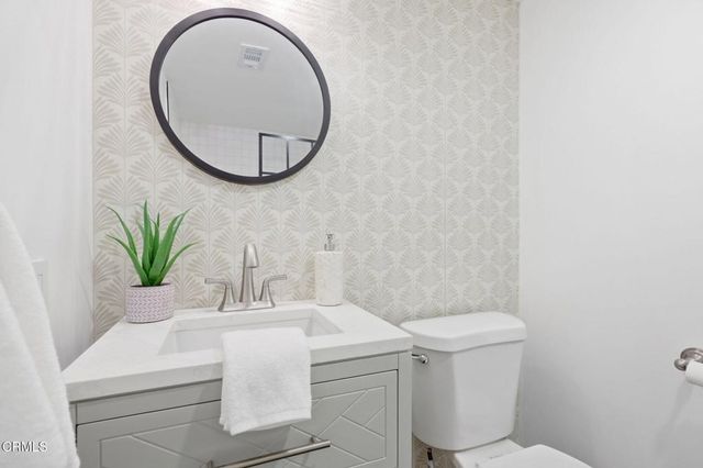 751 Birchpark Circle 102, Thousand Oaks, CA 91360