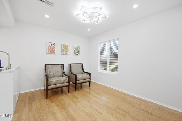 751 Birchpark Circle 102, Thousand Oaks, CA 91360
