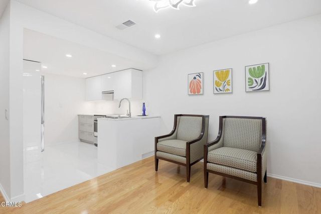 751 Birchpark Circle 102, Thousand Oaks, CA 91360