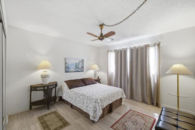 7050 SUNSET DRIVE S 216, St Petersburg, FL 33707