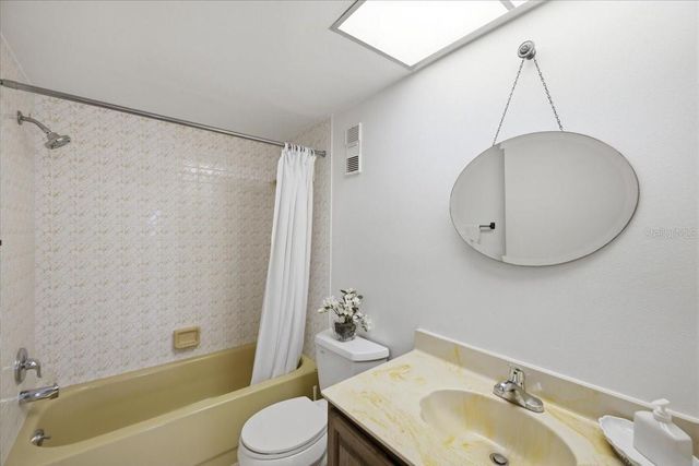 7050 SUNSET DRIVE S 216, St Petersburg, FL 33707