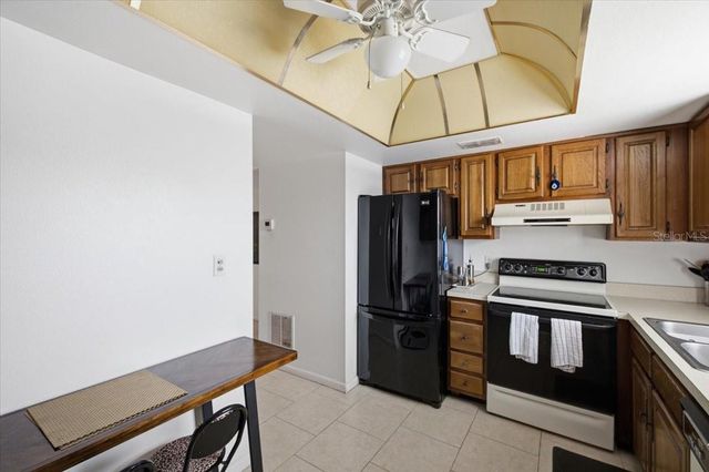 7050 SUNSET DRIVE S 216, St Petersburg, FL 33707