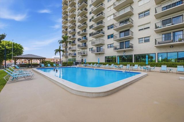 7050 SUNSET DRIVE S 216, St Petersburg, FL 33707