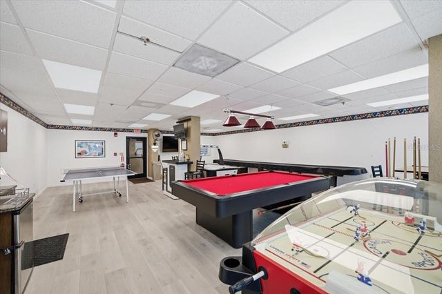 7050 SUNSET DRIVE S 216, St Petersburg, FL 33707
