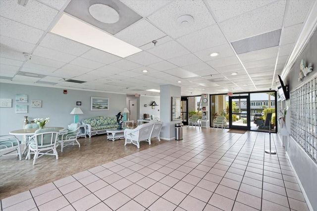 7050 SUNSET DRIVE S 216, St Petersburg, FL 33707