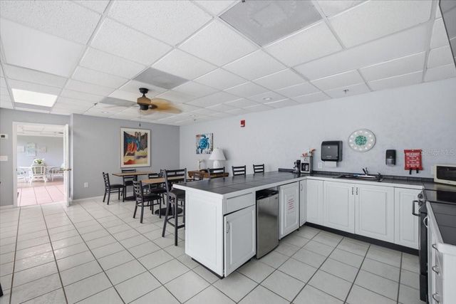 7050 SUNSET DRIVE S 216, St Petersburg, FL 33707