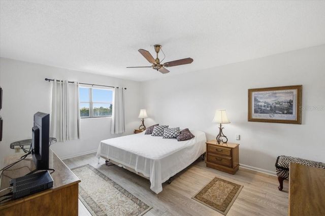 7050 SUNSET DRIVE S 216, St Petersburg, FL 33707