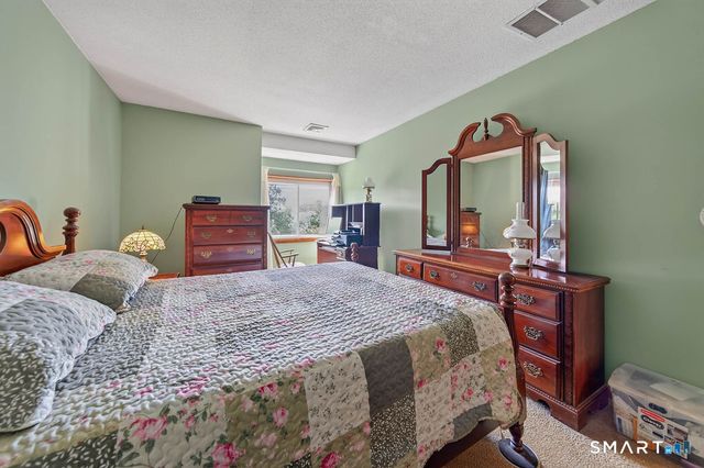 25 Florence Road 19, Branford, CT 06405