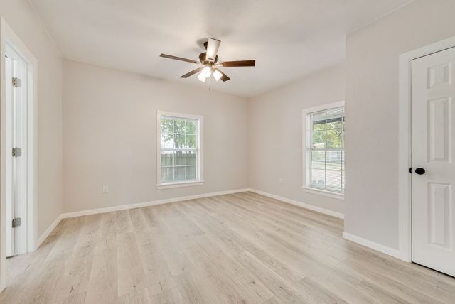 2203 Wesley Street, Greenville, TX 75401