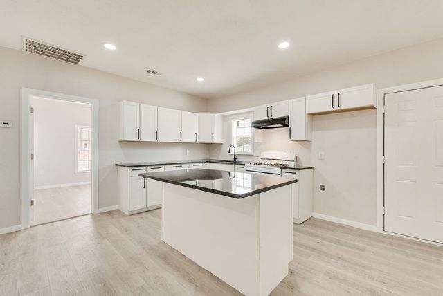 2203 Wesley Street, Greenville, TX 75401