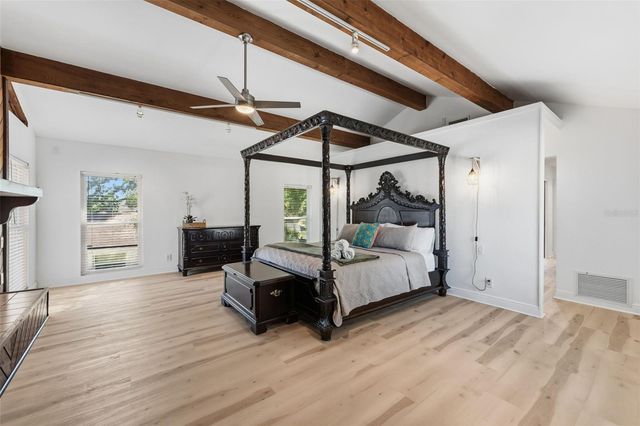 1584 OAK LANE, Clearwater, FL 33764