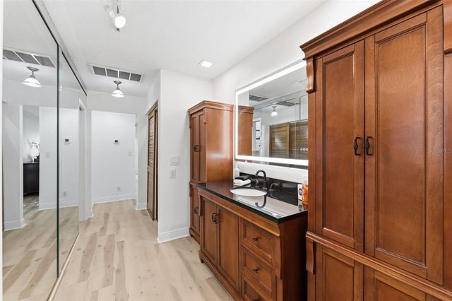 1584 OAK LANE, Clearwater, FL 33764