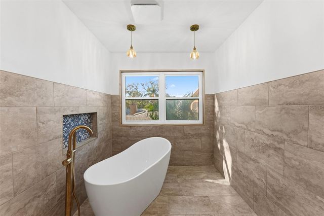 1584 OAK LANE, Clearwater, FL 33764