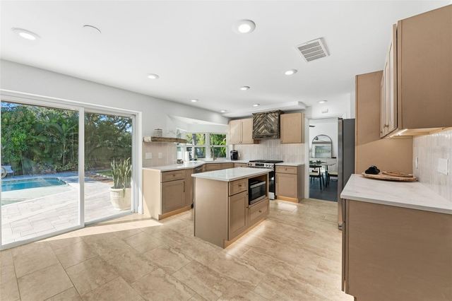 1584 OAK LANE, Clearwater, FL 33764