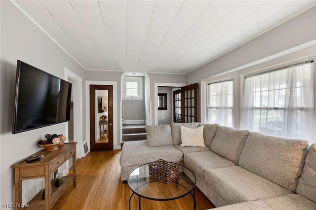 1284 Jackson Avenue, Lakewood, OH 44107