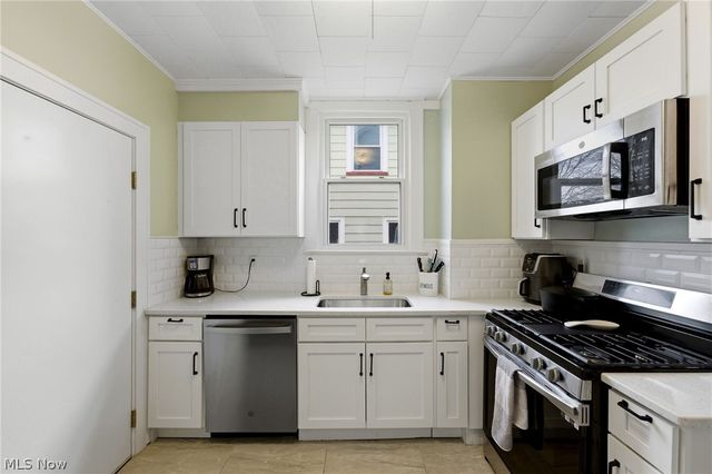 1284 Jackson Avenue, Lakewood, OH 44107