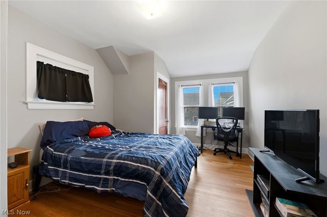 1284 Jackson Avenue, Lakewood, OH 44107