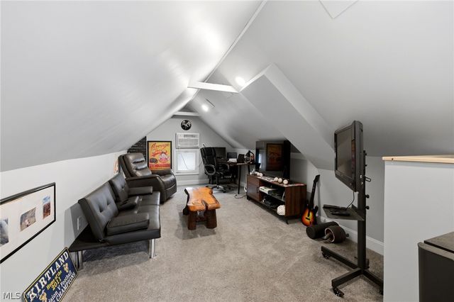 1284 Jackson Avenue, Lakewood, OH 44107