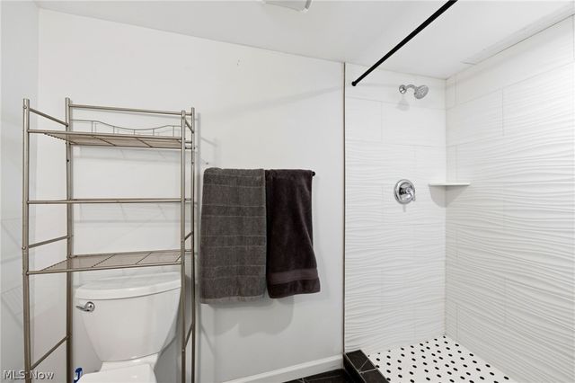 1284 Jackson Avenue, Lakewood, OH 44107