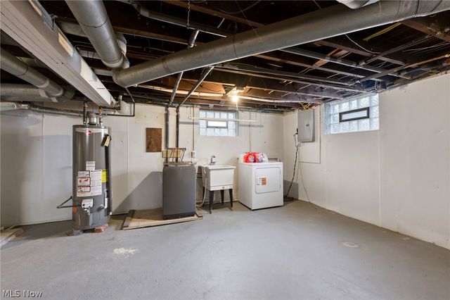 1284 Jackson Avenue, Lakewood, OH 44107