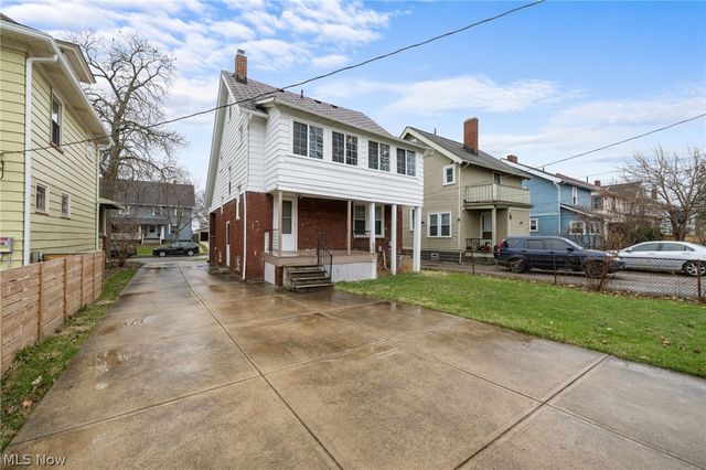 1284 Jackson Avenue, Lakewood, OH 44107