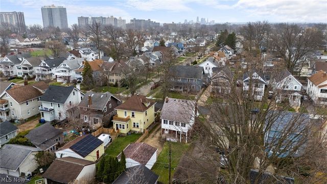 1284 Jackson Avenue, Lakewood, OH 44107