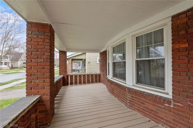 1284 Jackson Avenue, Lakewood, OH 44107