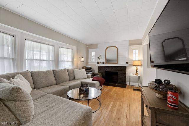 1284 Jackson Avenue, Lakewood, OH 44107