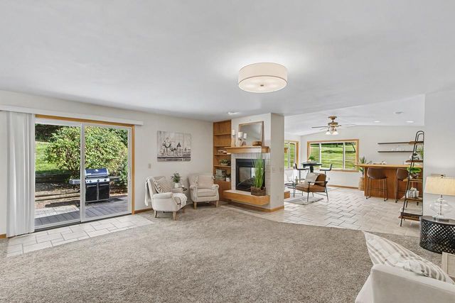 4862 Hickory Trail, Middleton, WI 53562