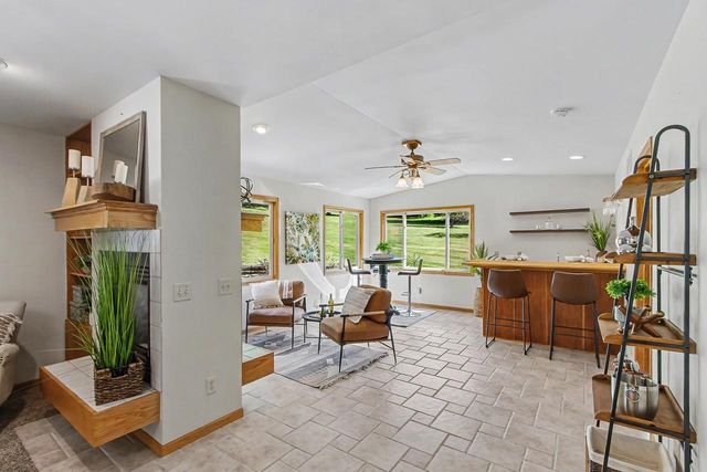 4862 Hickory Trail, Middleton, WI 53562