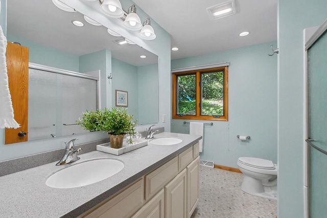4862 Hickory Trail, Middleton, WI 53562