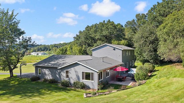 4862 Hickory Trail, Middleton, WI 53562