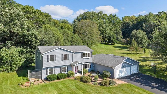 4862 Hickory Trail, Middleton, WI 53562