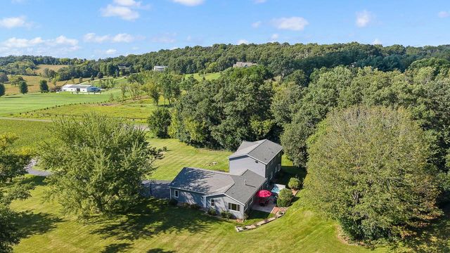 4862 Hickory Trail, Middleton, WI 53562