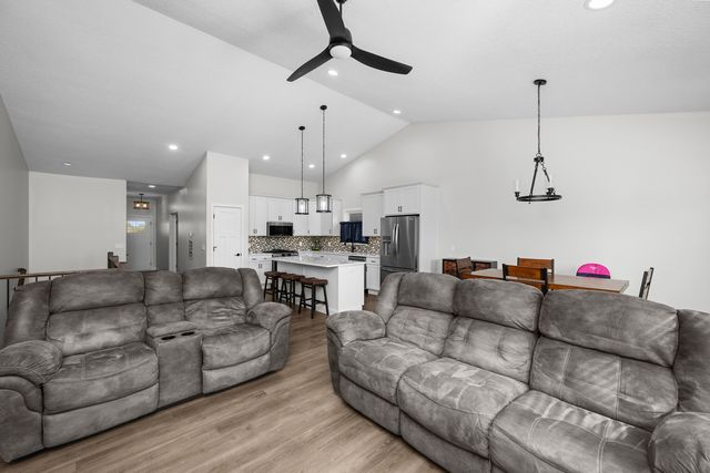 1868 REDBUD Circle, Eldridge, IA 52748