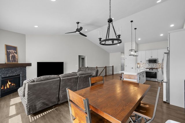 1868 REDBUD Circle, Eldridge, IA 52748
