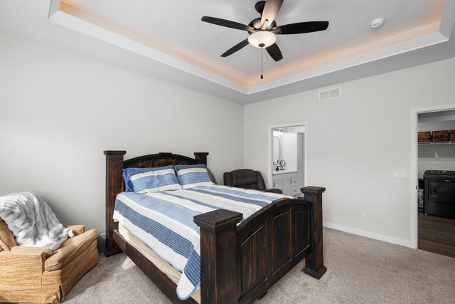 1868 REDBUD Circle, Eldridge, IA 52748