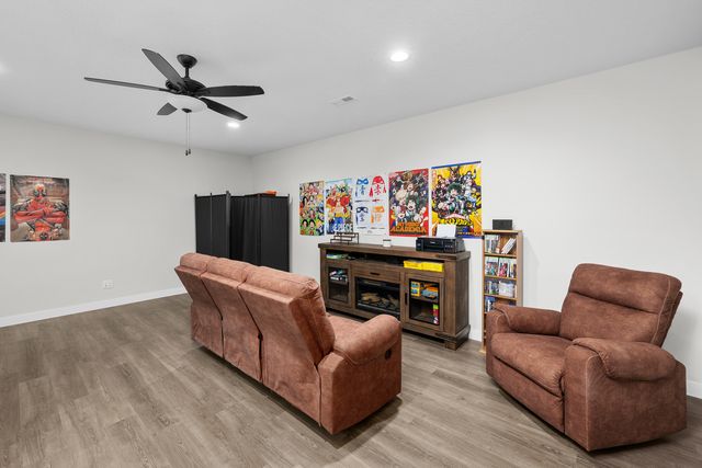 1868 REDBUD Circle, Eldridge, IA 52748