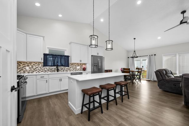 1868 REDBUD Circle, Eldridge, IA 52748