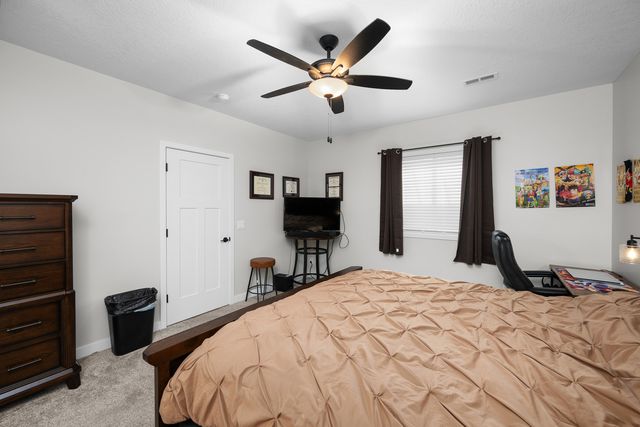 1868 REDBUD Circle, Eldridge, IA 52748